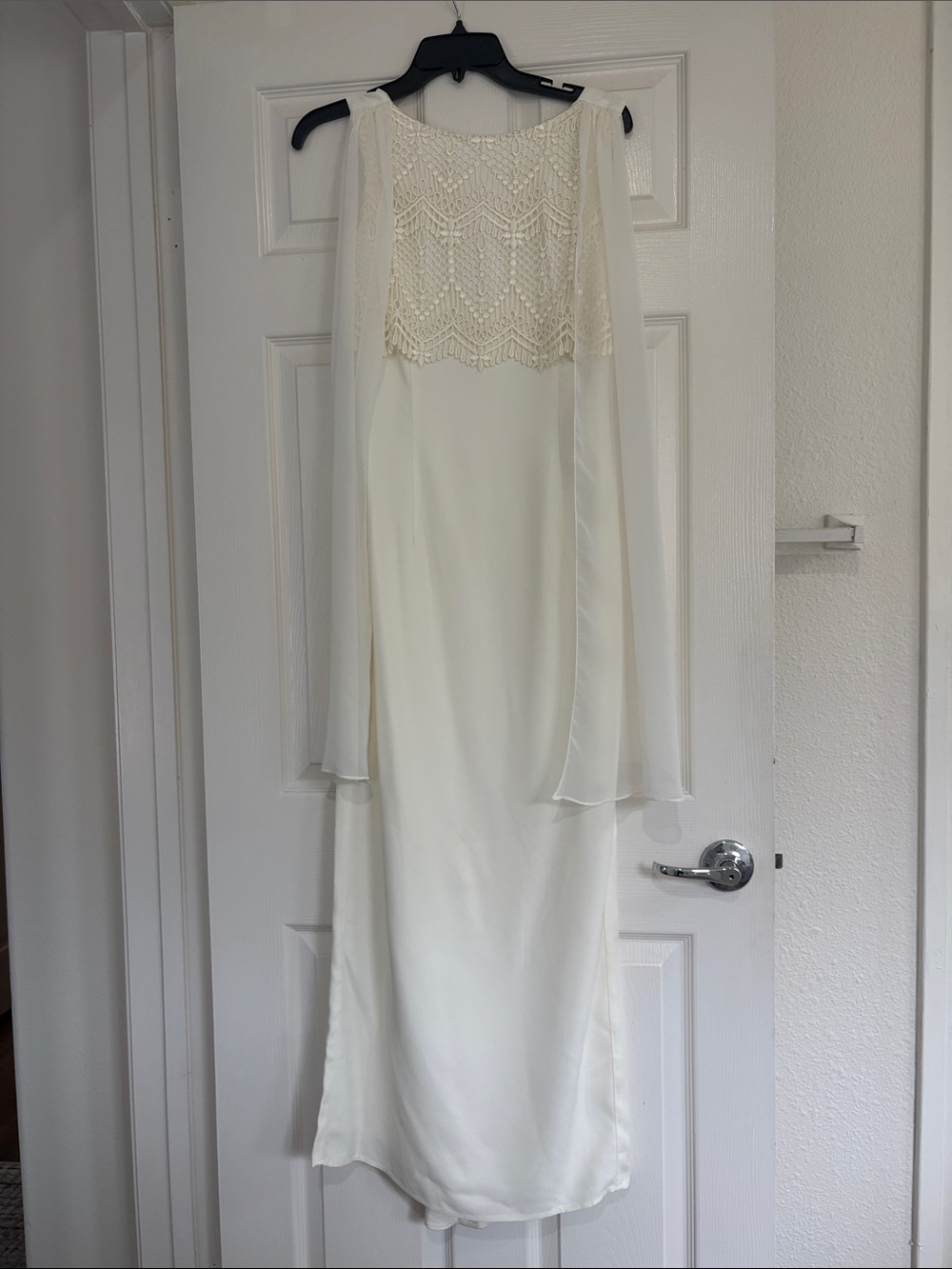 Jessica McClintock Ivory Lace-Embellished Bridal Dress with Chiffon Cape